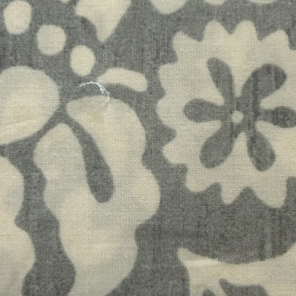 Pottery Barn Lucianna Medallion 26” x 20” Standard Pillow Shams. Gray. Set of 2